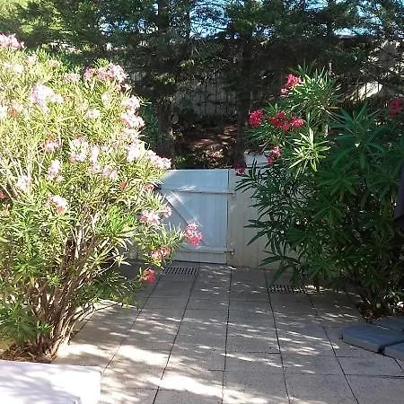 Maison Ronde Atypique Et Unique Holiday home *